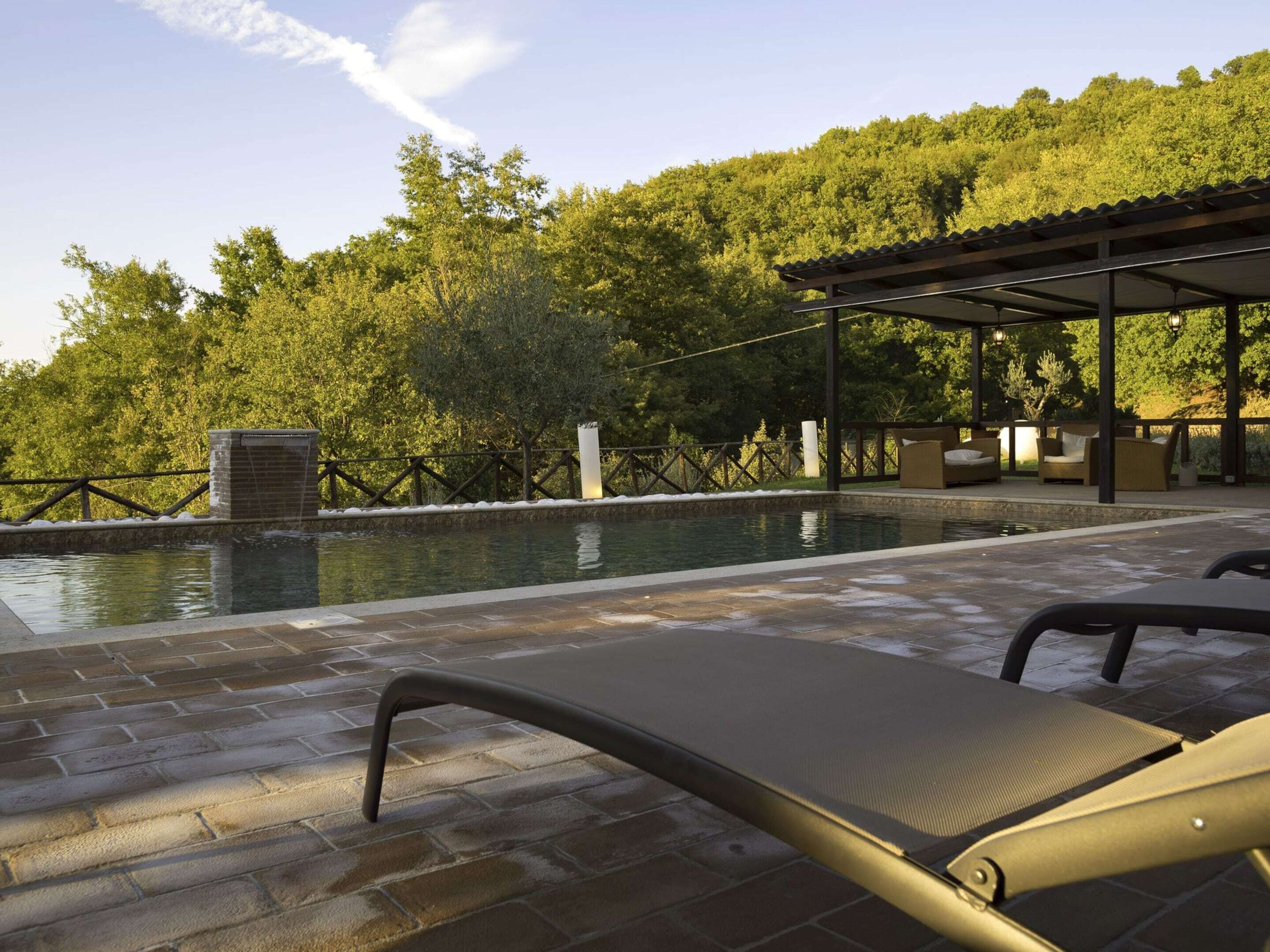 独立别墅 | 泳池 | 室内游泳池，室外游泳池