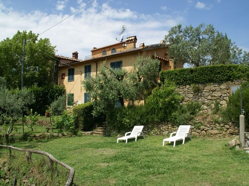 Peaceful Holiday Home in Lamporecchio With Pool