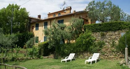 Peaceful Holiday Home in Lamporecchio With Pool