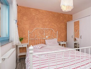 Villa - Charming Villa With Private Heatable Pool (Nin)