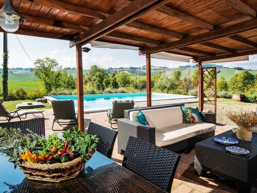 Magnificent old Country House With Garden and Private Pool, With Wifi