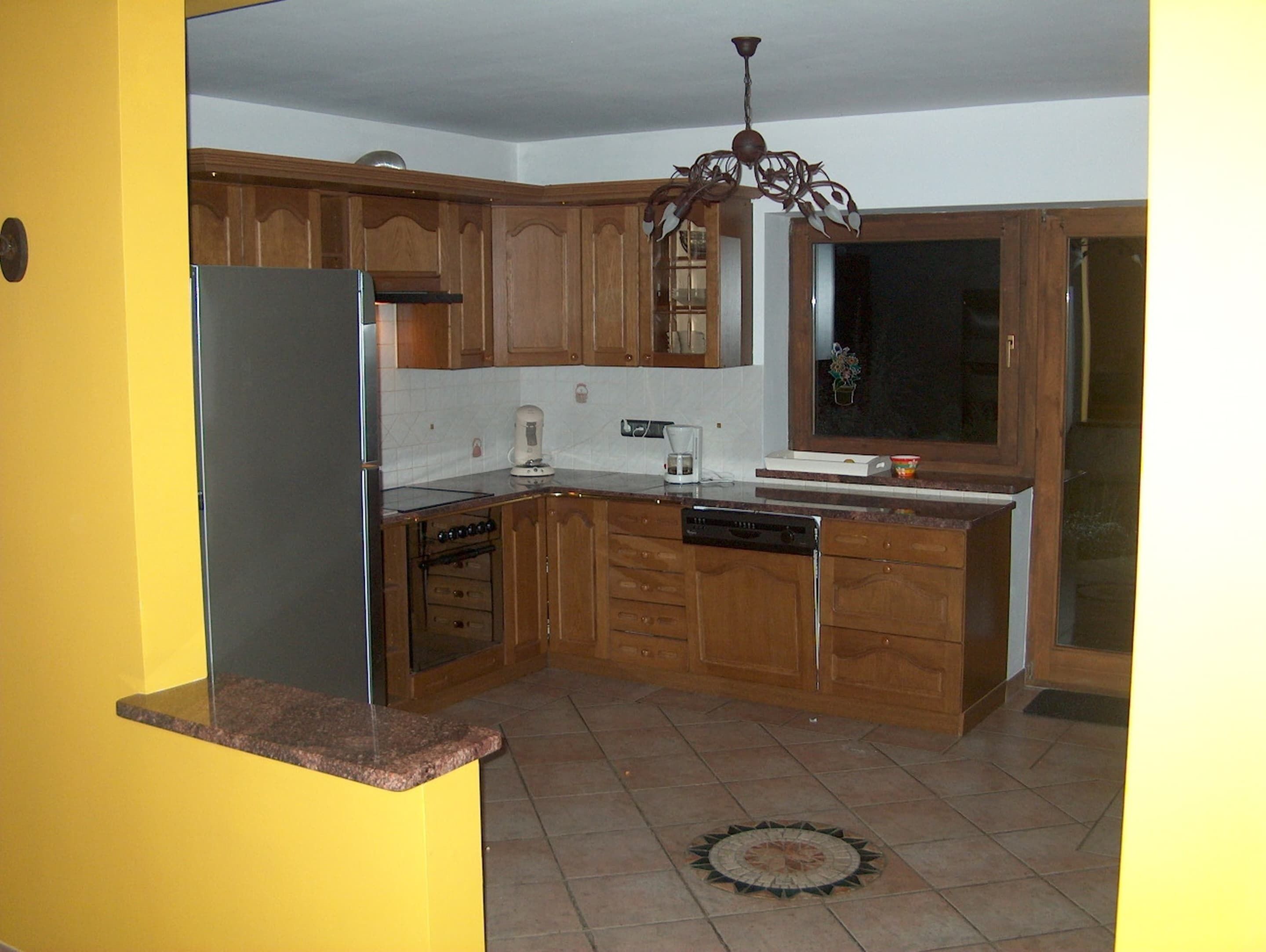 House | Private kitchen | Electric kettle, toaster, highchair, cookware/dishes/utensils