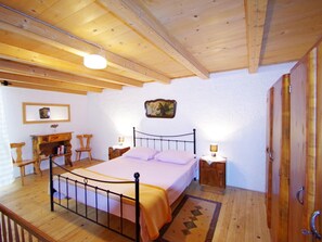 House - Holiday Villa in Village Rakalj (Marcana)