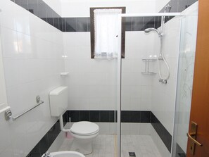 Apartment | Badezimmer | Dusche