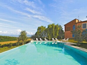 Exterior - Quaint Holiday Home With Swimming Pool, Garden and Barbecue (Cerreto Guidi)