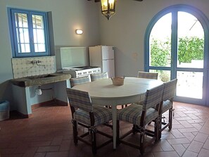 House | Dining - Quaint Holiday Home With Swimming Pool, Garden and Barbecue (Cerreto Guidi)