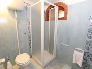 Bathroom - Holiday Home With Shared Swimming Pool in the Green Hills of Chianti (Cavriglia)