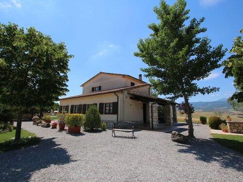 Farmhouse on a Hill in the Breathtaking Tuscan Countryside