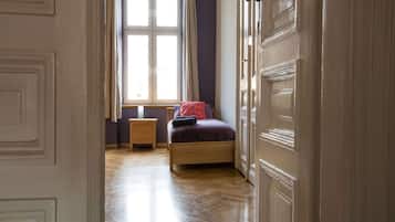 3 bedrooms, bed sheets