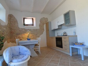 Cottage | Dining