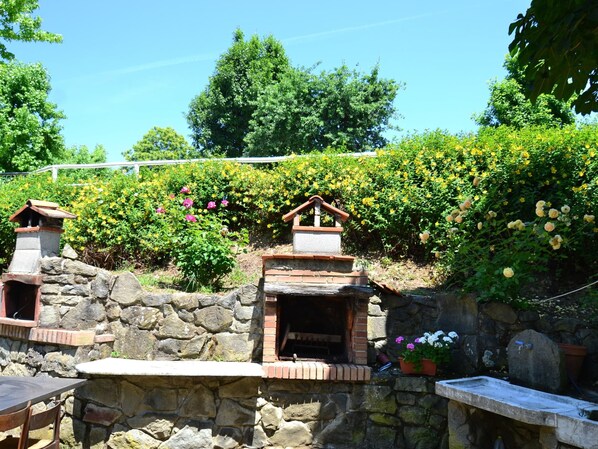 Cottage | Property amenity