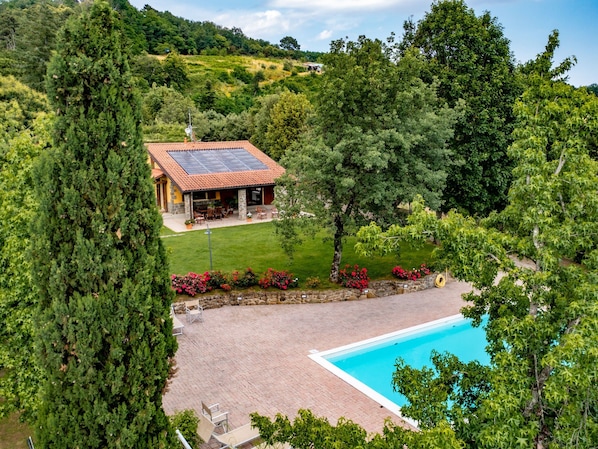 Stuga | Pool | Inomhuspool och utomhuspool