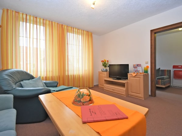 Living room - Serene Apartment in Thale with Bodetal View near Cable Car (Thale)