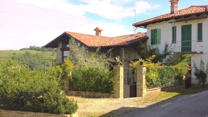 Exterior - Panoramic Accommodation in a Authentic Farmhouse Completely Renovated (Torresina)