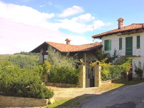 Exterior - Panoramic Accommodation in a Authentic Farmhouse Completely Renovated (Torresina)
