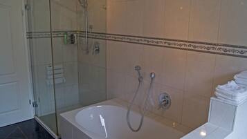 Apartment | Badezimmer