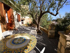 Exterior - Cottage in Sicily With Private Garden & BBQ (Noto)