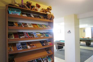 Cottage | Game room