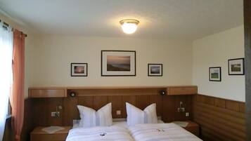 Apartment | 1 bedroom, individually furnished, bed sheets