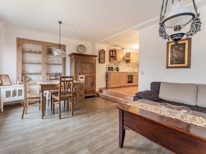 Apartment | Dining