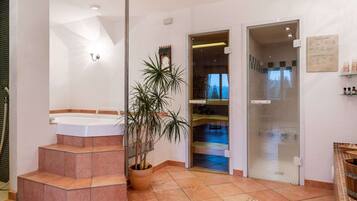 Apartment | Bathroom | Shower