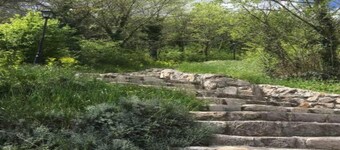 크닌의 아파트먼트, 크닌 요새 근처