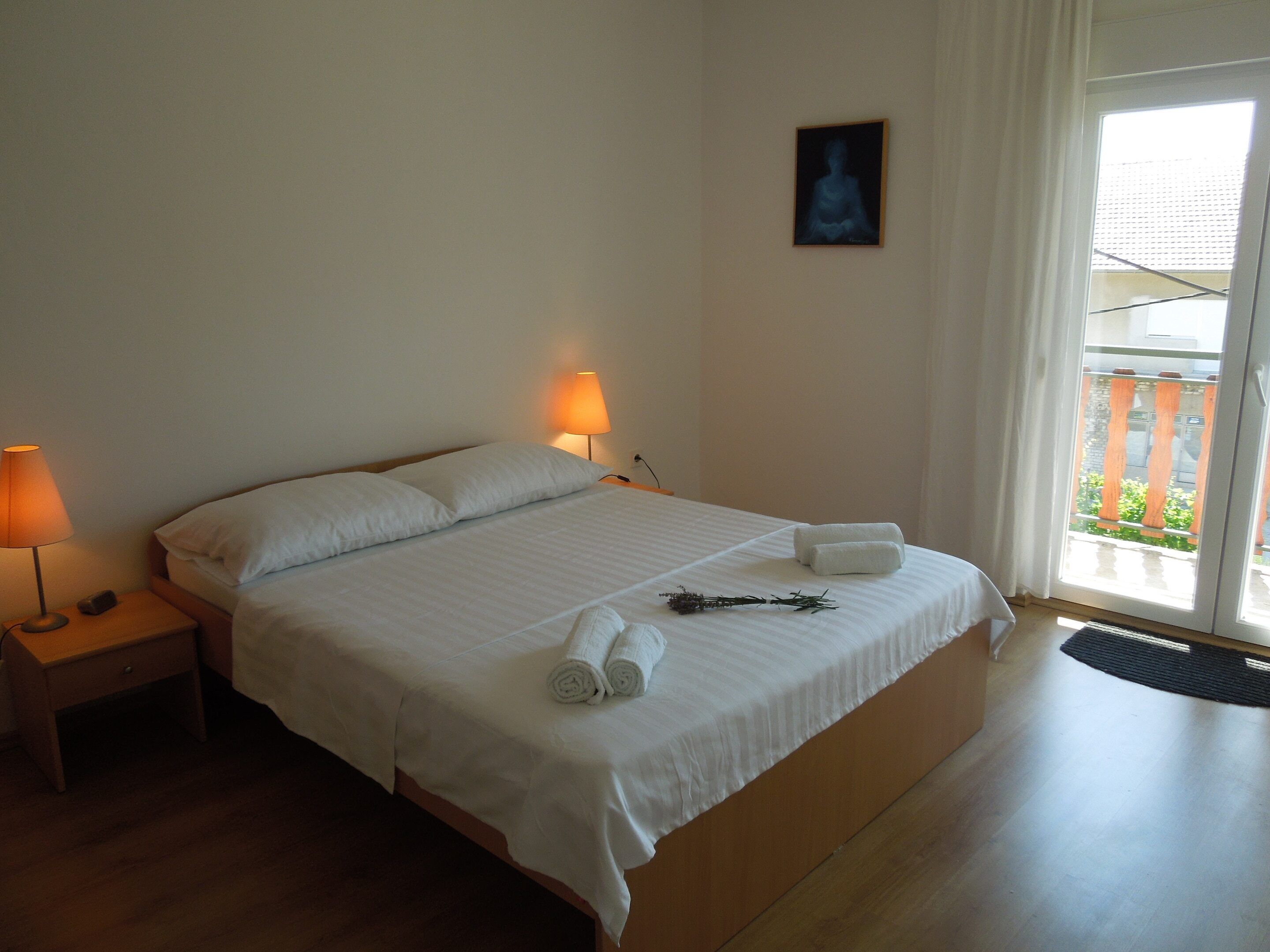Apartment | 3 bedrooms, individually furnished, bed sheets