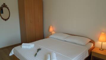 Apartment | 3 bedrooms, individually furnished, bed sheets