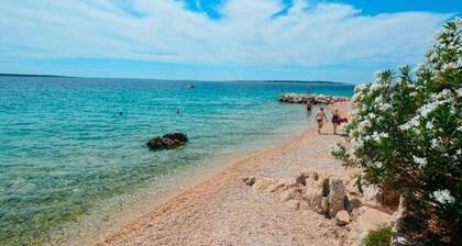 Holiday House in a Quiet Area Near the Sea, Private Garden, Terrace and BBQ