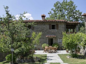 Villa | Exterior