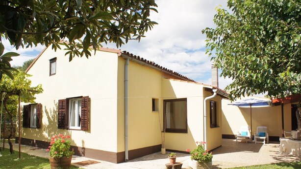 Exterior - Nice House with Large Garden near Pula & Beach (Fazana)