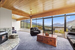 Flat-screen TV, fireplace