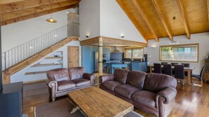 Una Smart TV, una chimenea