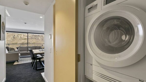 Interior - Rihir Apartment at the base of Coronet Peak (Queenstown)