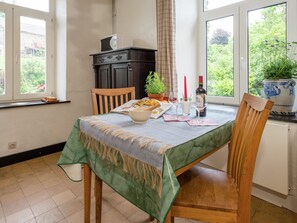 Private kitchen - Farm With Lovely Panoramic Views (Trois-Ponts)