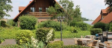 Apartment | Outdoor dining