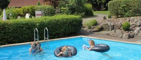 Apartment | Pool | Outdoor pool