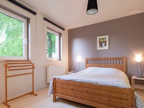 7 bedrooms, individually furnished, bed sheets - Holiday Home in Thirimont Near Forest & Sauna (Waimes)