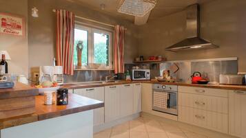 Casa | Cozinha privada | Cadeirão de bebê