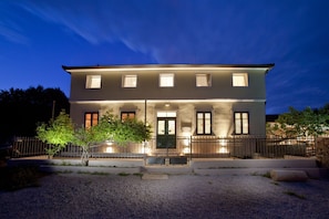 Villa | Exterior