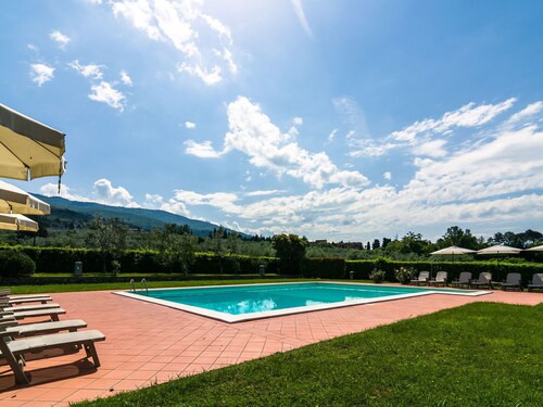 Attractive Apartment on Estate with Vineyards & Olive Grove near Florence