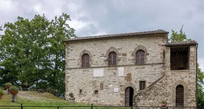 Farmhouse With Pool in Michelangelo