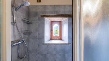 House | Bathroom
