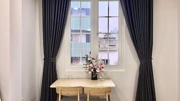 Desk, laptop workspace, free WiFi
