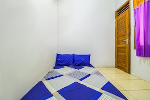 Room - Ungu Kostel Fly Over Kircon Syariah (Bandung)