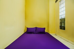 Standard-Doppelzimmer | Schreibtisch, Zustellbetten, kostenloses WLAN, Bettwäsche