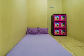 Standard-Doppelzimmer | Schreibtisch, Zustellbetten, kostenloses WLAN, Bettwäsche
