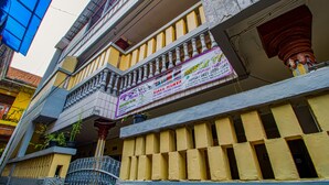 Front of property - Ungu Kostel Fly Over Kircon Syariah (Bandung)