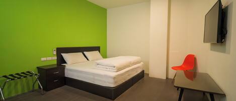 Basic Double Room, 1 King Bed