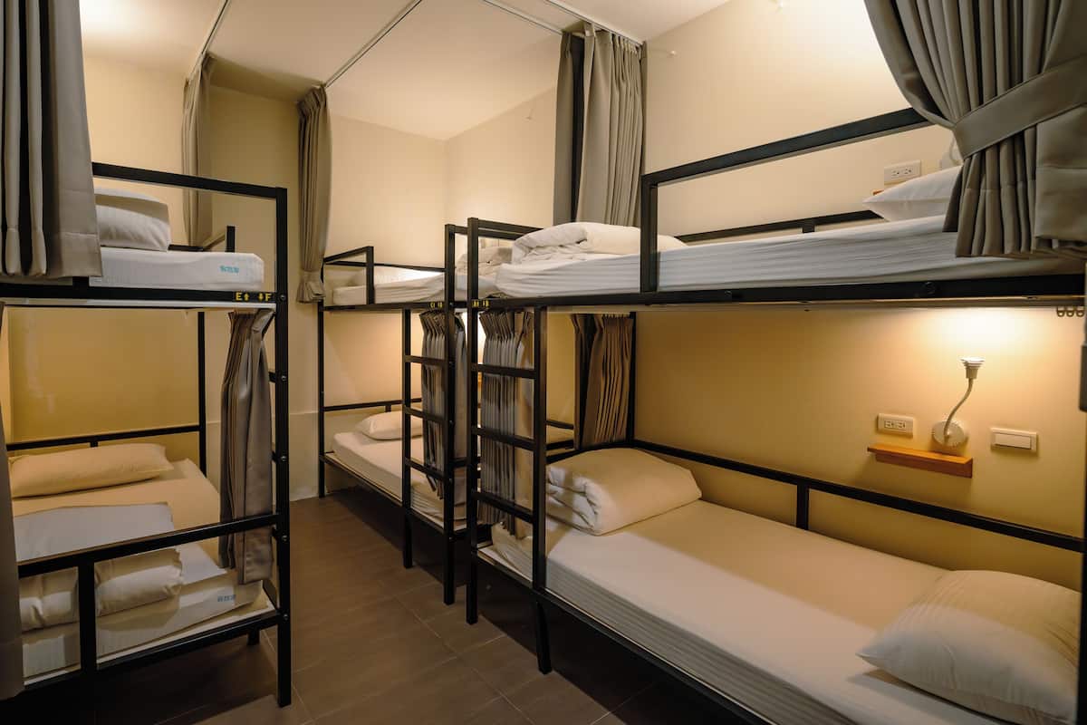 Daunenbettdecken, schallisolierte Zimmer, kostenloses WLAN, Bettwäsche